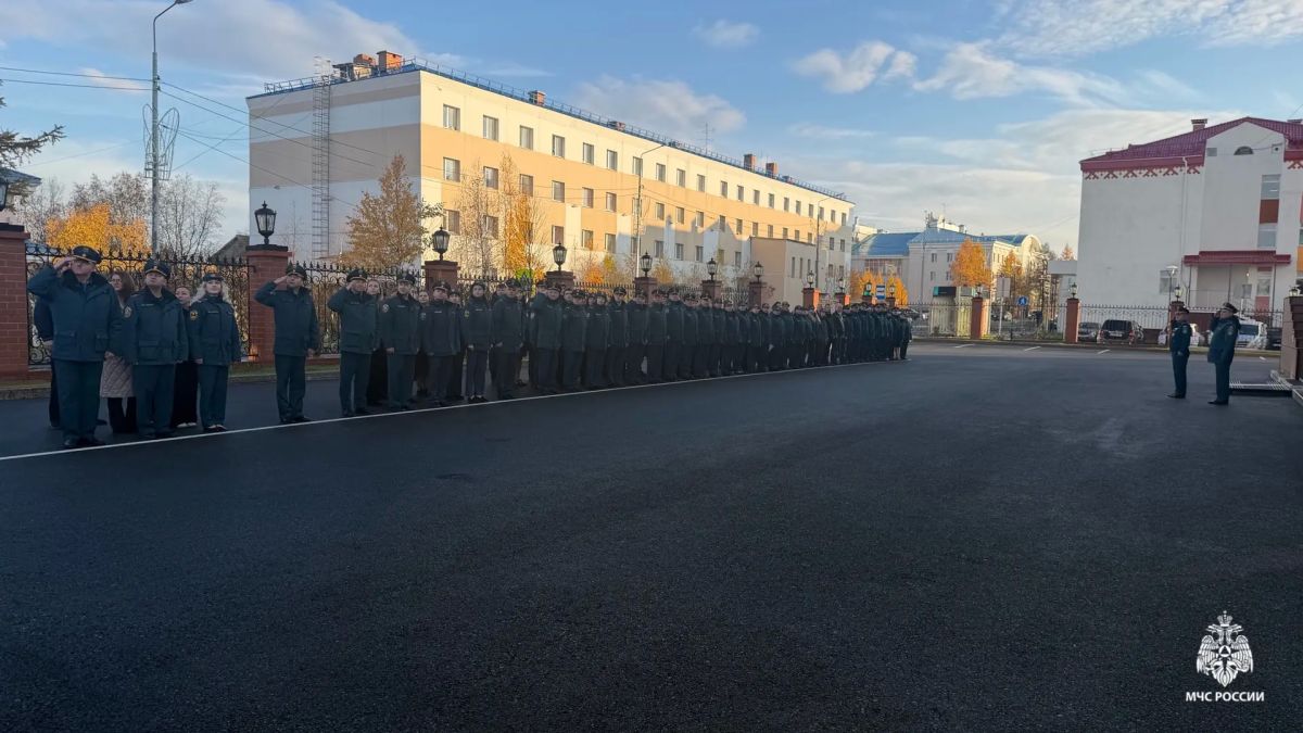 Традиционное начало недели в Главном управлении МЧС России по ЯНАО Традиционное начало недели в Главном управлении МЧС России по ЯНАО
