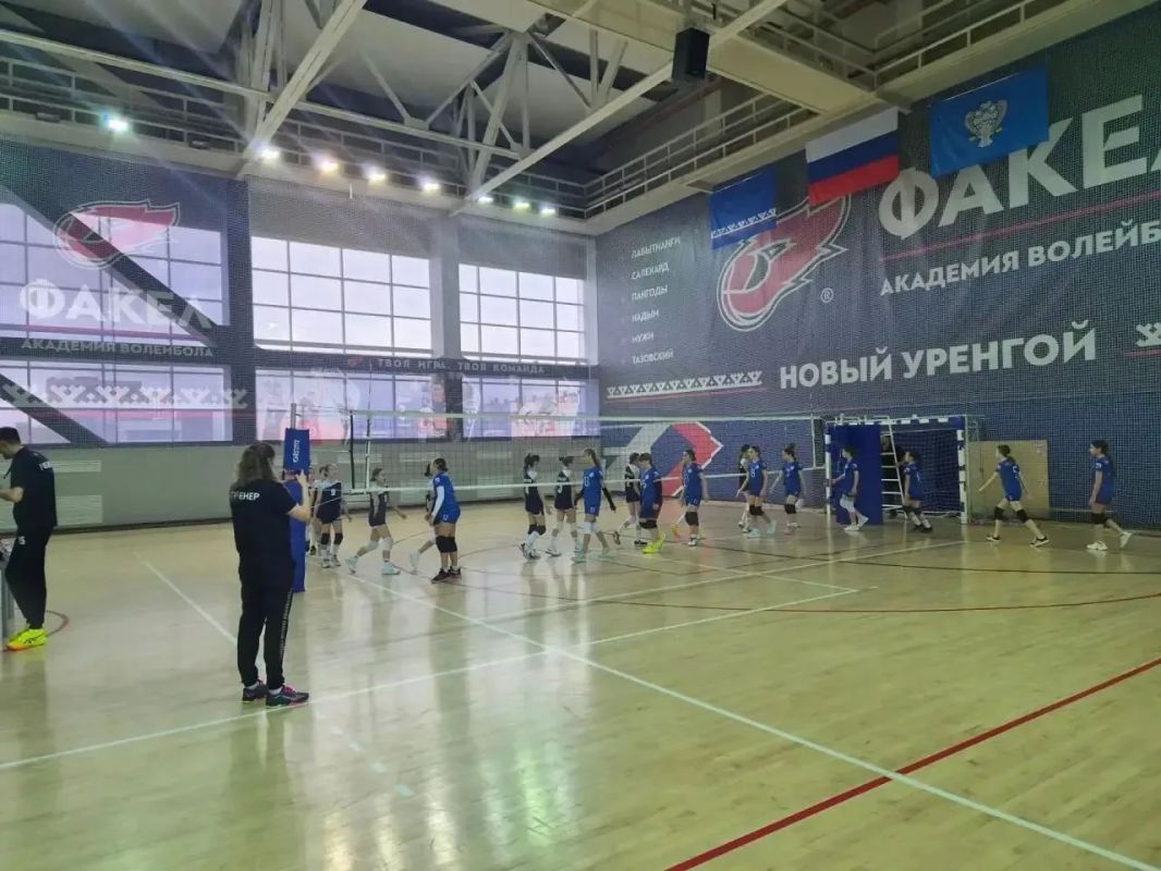 В Новом Уренгое определили сильнейшие волейбольные команды Ямала среди девушек до 14 лет В Новом Уренгое определили сильнейшие волейбольные команды Ямала среди девушек до 14 лет