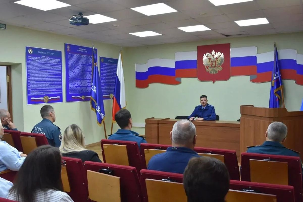 Помощником прокурора Муравленко Андреем Заббаровым в целях разъяснения законодательства о противодействии коррупции, формирования антикоррупционного мышления и навыков поведения в провоцирующих ситуациях проведена беседа с... Помощником прокурора Муравленко Андреем Заббаровым в целях разъяснения законодательства о противодействии коррупции, формирования антикоррупционного мышления и навыков поведения в провоцирующих ситуациях проведена беседа с...