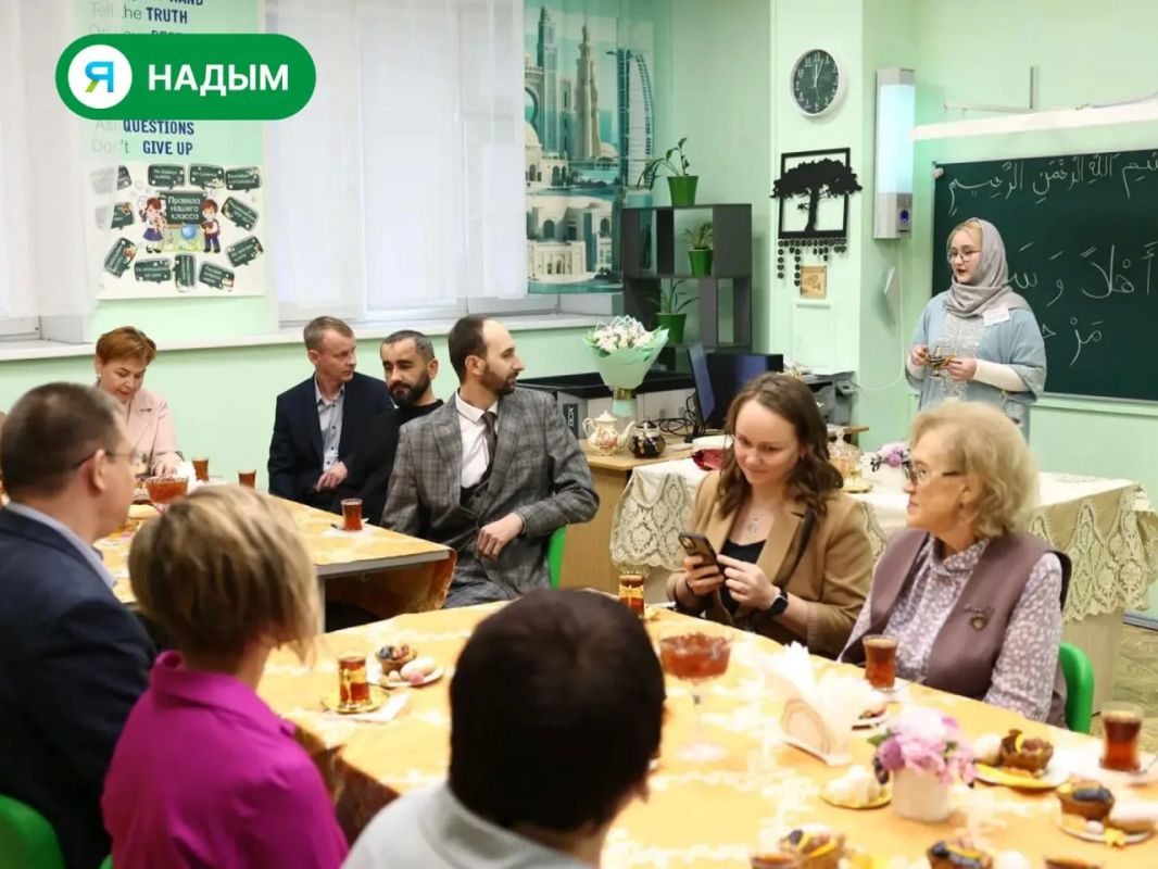 В шестой школе Надыма появились «Мосты Востока» В шестой школе Надыма появились «Мосты Востока»