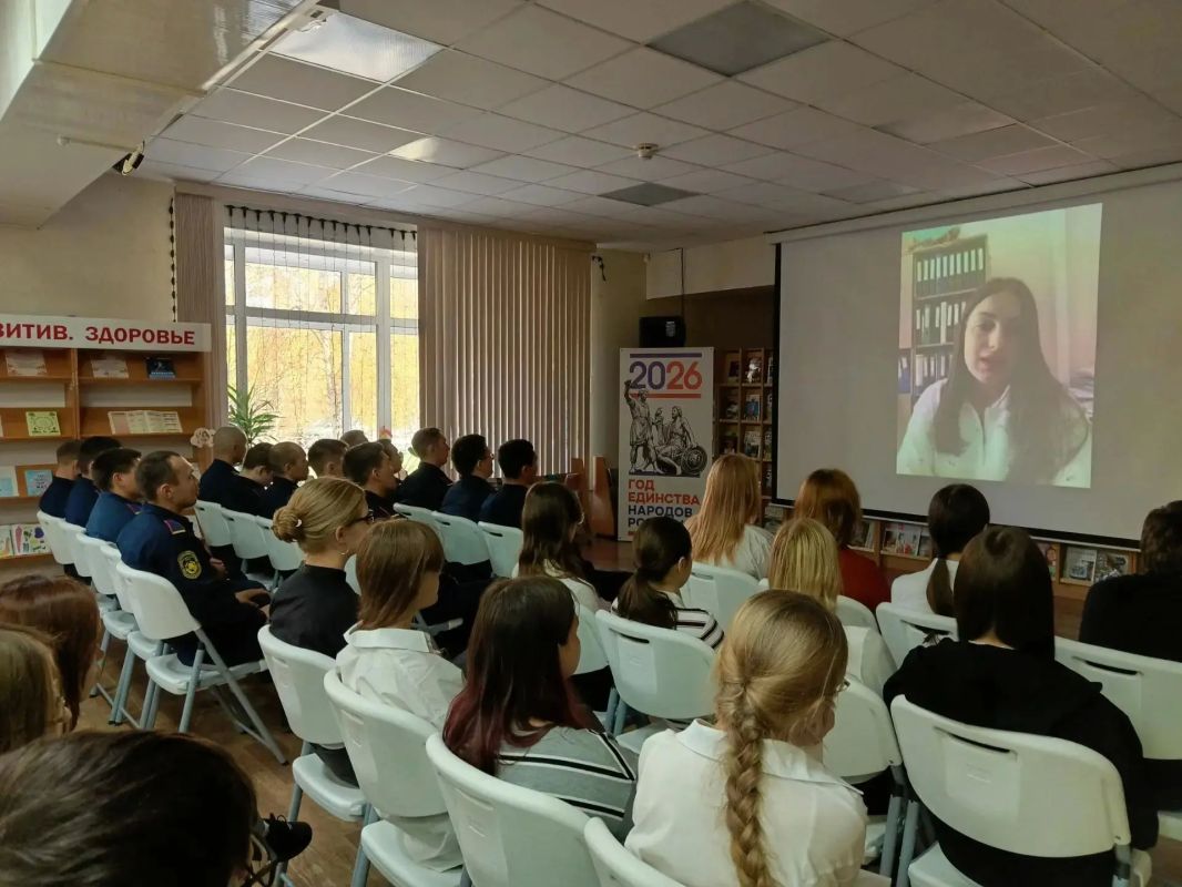 В День воссоединения с Россией Донецкой и Луганской народных республик, Запорожской и Херсонской областей слушателей Учебно-методического центра ГОЧС и пожарной безопасности ЯНАО пригласили отметить это историческое событие... В День воссоединения с Россией Донецкой и Луганской народных республик, Запорожской и Херсонской областей слушателей Учебно-методического центра ГОЧС и пожарной безопасности ЯНАО пригласили отметить это историческое событие...