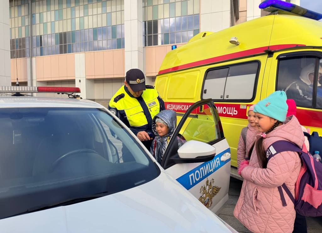 9 октября в день Всероссийской тренировки по гражданской обороне на территории Пуровского района состоялся строевой смотр техники, предназначенной для выполнения служебных и аварийно-спасательных задач