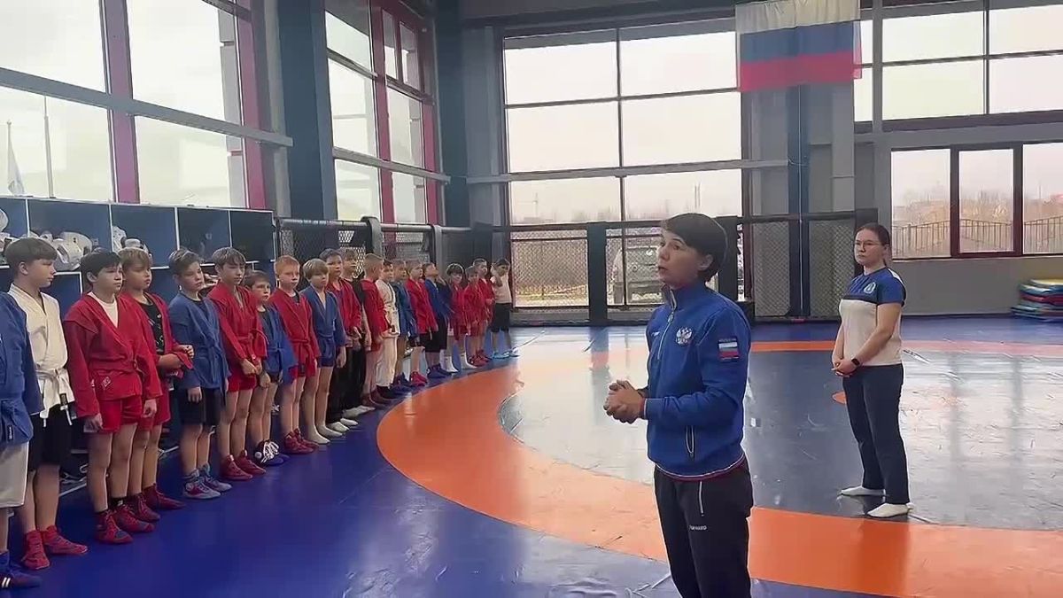 Чемпионка мира по самбо делится опытом с салехардскими спортсменами