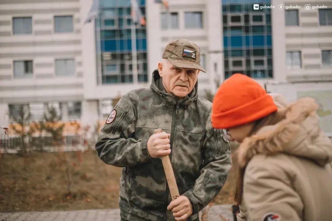 В Губкинском высадят около тысячи деревьев и кустарников В Губкинском высадят около тысячи деревьев и кустарников
