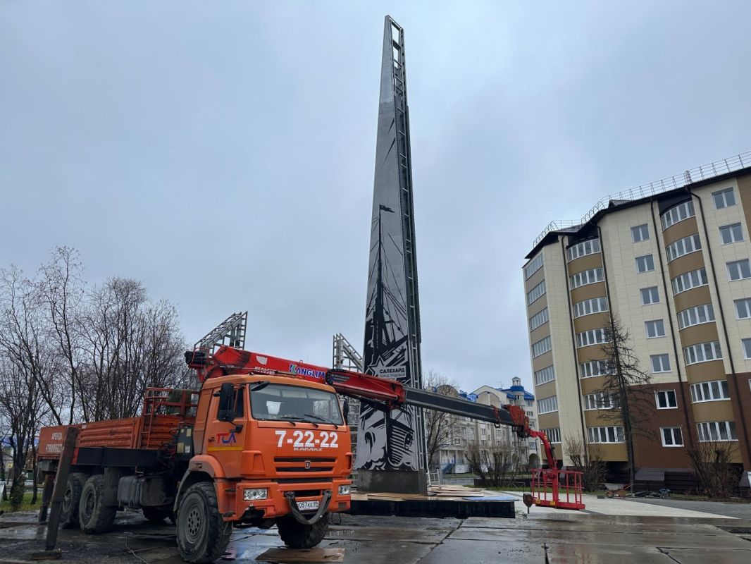 В окружной столице возводят стелу в честь трудового подвига земляков В окружной столице возводят стелу в честь трудового подвига земляков