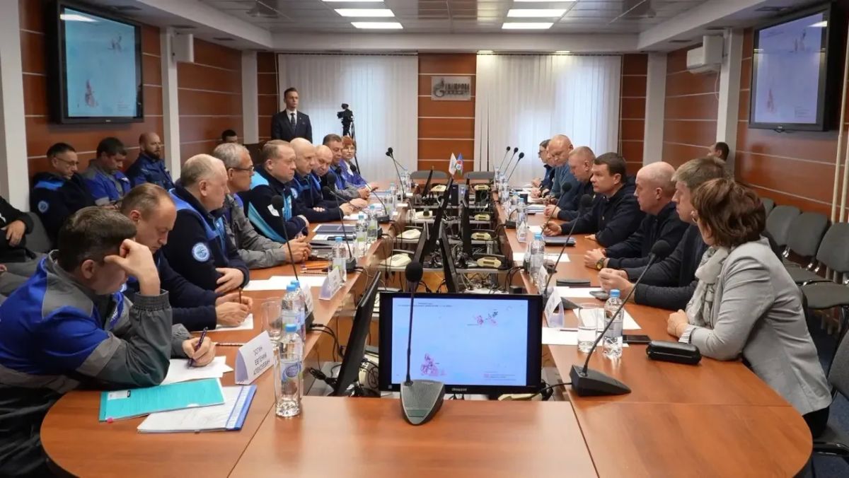 С генеральным директором компании «Газпром добыча Ямбург» Сергеем Шалимовым посетили поселок Ямбург и подписали меморандум о сотрудничестве С генеральным директором компании «Газпром добыча Ямбург» Сергеем Шалимовым посетили поселок Ямбург и подписали меморандум о сотрудничестве