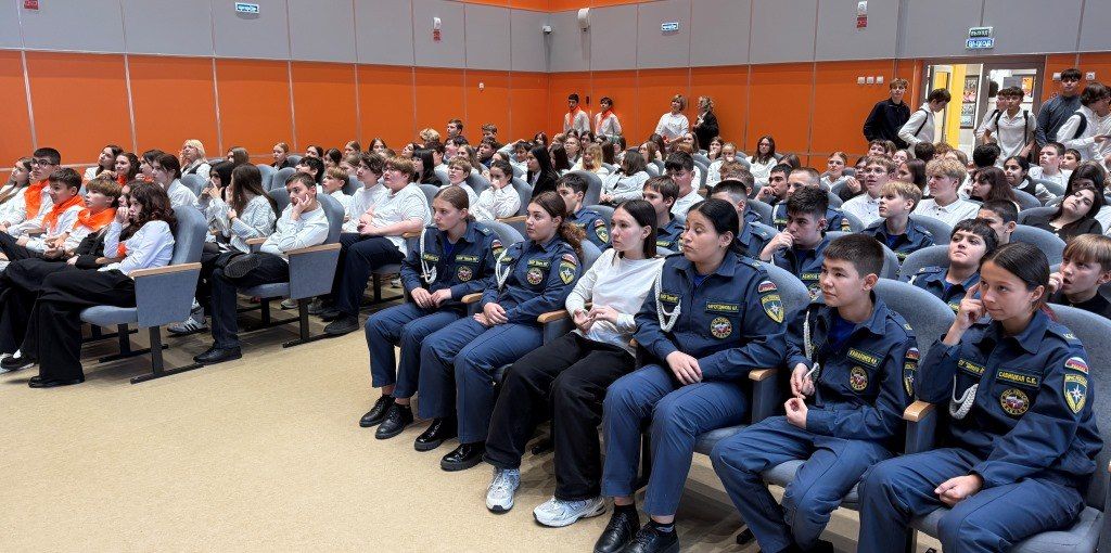 Госавтоинспеция города Муравленко провела профилактическую встречу, направленную на предупреждение дорожно-транспортных происшествий с участием несовершеннолетних, с учащимися средней школы № 5 Госавтоинспеция города Муравленко провела профилактическую встречу, направленную на предупреждение дорожно-транспортных происшествий с участием несовершеннолетних, с учащимися средней школы № 5