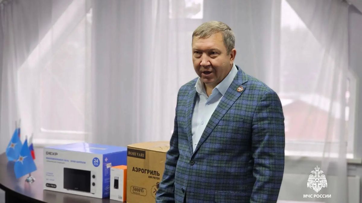 В МЧС России есть добрая традиция - помнить тех, кто посвятил свою жизнь службе В МЧС России есть добрая традиция - помнить тех, кто посвятил свою жизнь службе