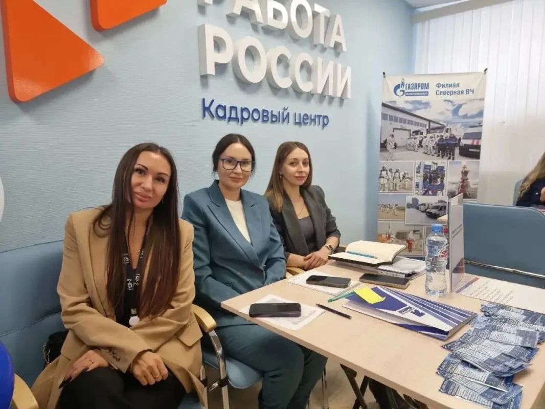 Кадровый центр Нового Уренгоя провёл ярмарку вакансий Кадровый центр Нового Уренгоя провёл ярмарку вакансий