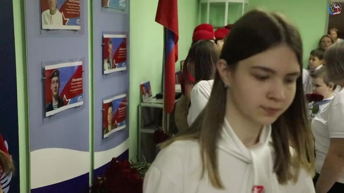 Во второй школе состоялось открытие мемориальной таблички в память о герое - учителе физкультуры Владимире Матусенко, погибшем в ходе специальной военной операции при освобождении Андреевки в июне прошлого года