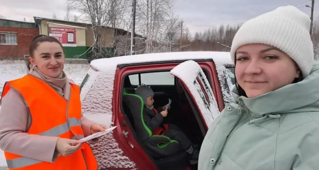 В рамках профилактических мероприятий «Внимание, дети!» сотрудники Госавтоинспекции города Ноябрьска совместно с представителями родительской общественности организовали совместные патрули В рамках профилактических мероприятий «Внимание, дети!» сотрудники Госавтоинспекции города Ноябрьска совместно с представителями родительской общественности организовали совместные патрули