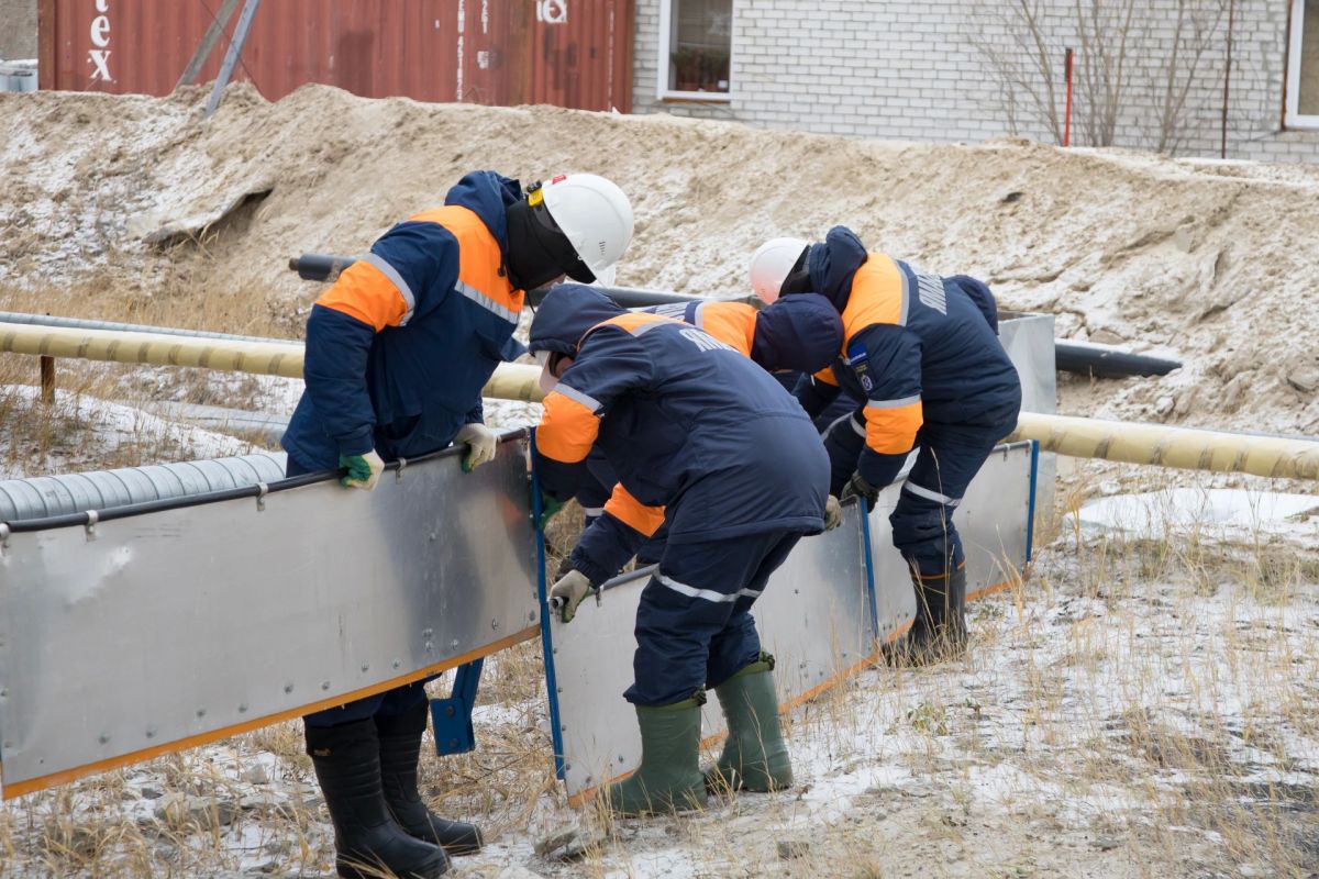 В Тарко-Сале прошли плановые учения по ликвидации разлива нефтепродуктов В Тарко-Сале прошли плановые учения по ликвидации разлива нефтепродуктов