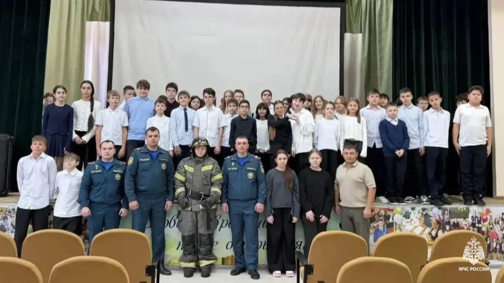 «Внимание всем!»: в образовательных учреждениях Муравленко прошли открытые уроки безопасности