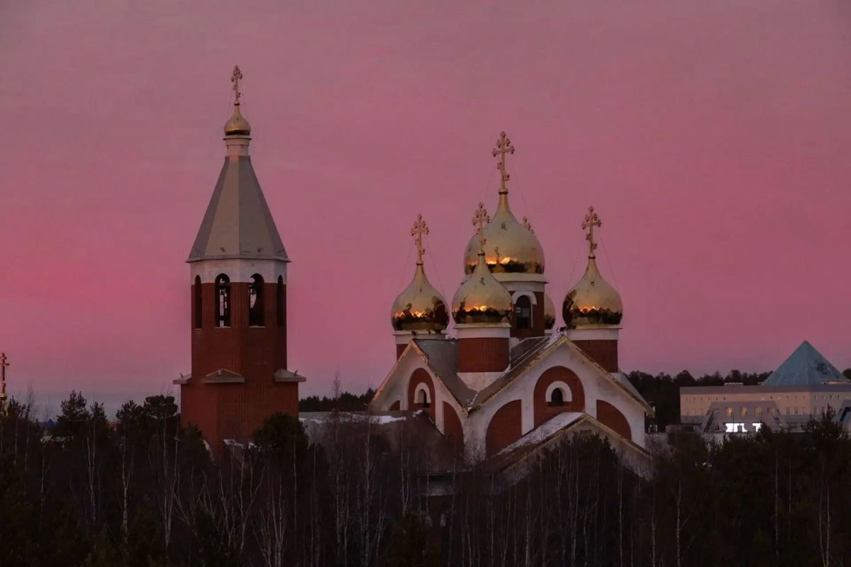 Алексей Романов: Ноябрьск в лучах заката Алексей Романов: Ноябрьск в лучах заката