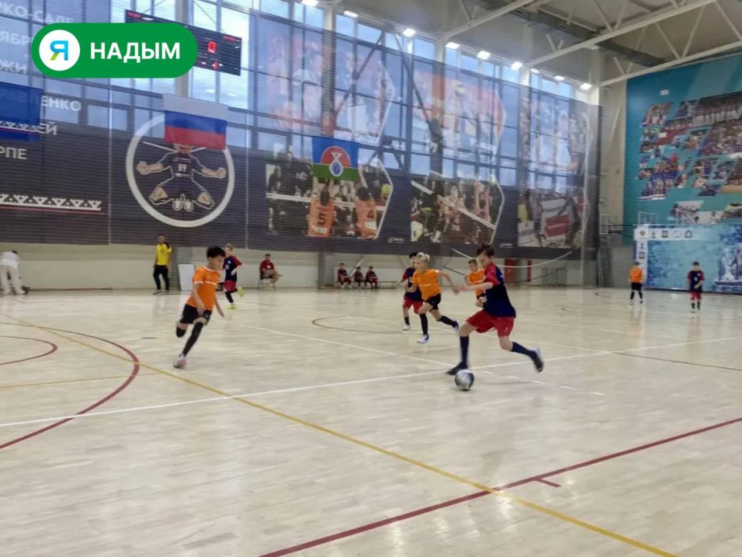 Наши парни из «Арктики» и «Факела» - в призёрах домашнего турнира по футболу Наши парни из «Арктики» и «Факела» - в призёрах домашнего турнира по футболу