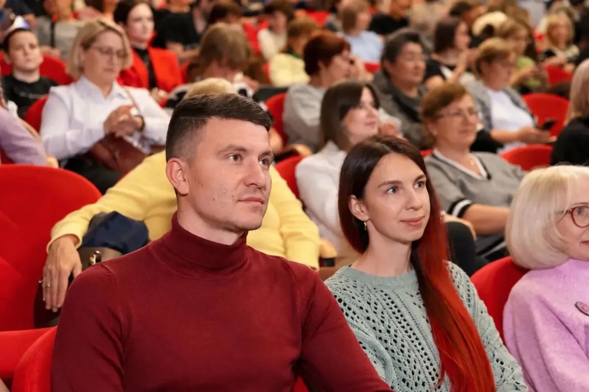 Алексей Романов: Накануне Губернаторский оркестр народных инструментов «Ямал», под управлением художественного руководителя и дирижера Игоря Масленникова, представил публике лучшие произведения из своего репертуара в... Алексей Романов: Накануне Губернаторский оркестр народных инструментов «Ямал», под управлением художественного руководителя и дирижера Игоря Масленникова, представил публике лучшие произведения из своего репертуара в...