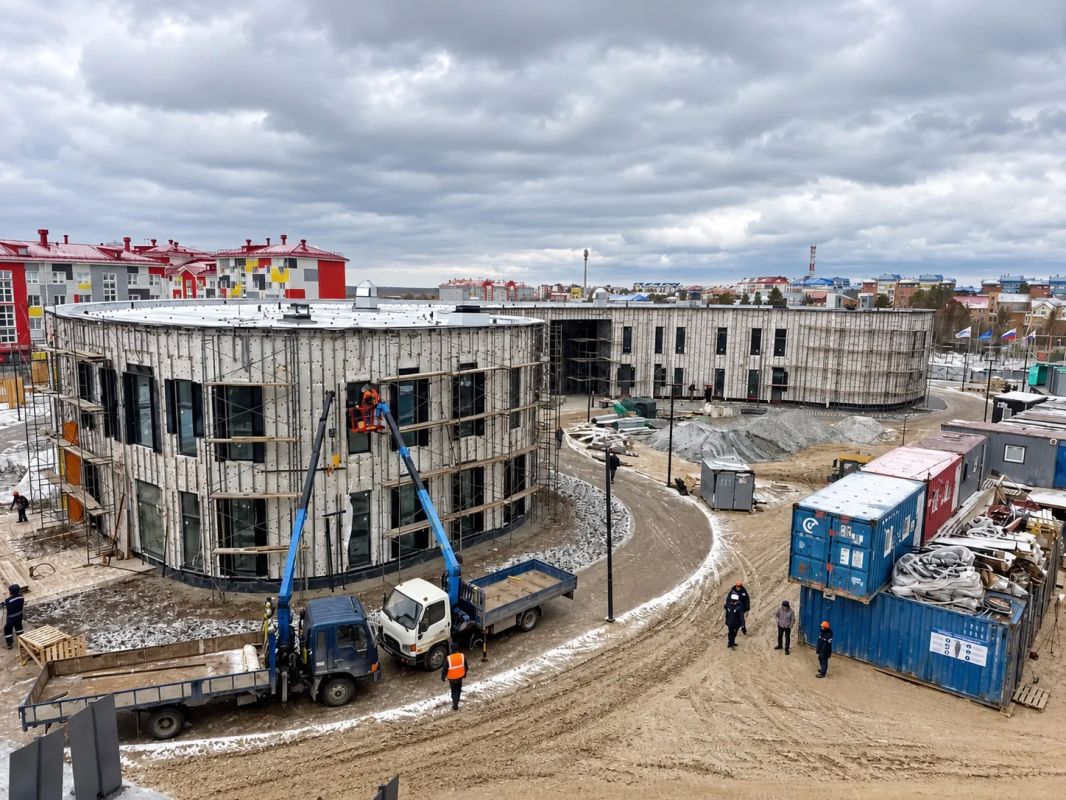 В Губкинском продолжается строительство детского сада на 240 воспитанников