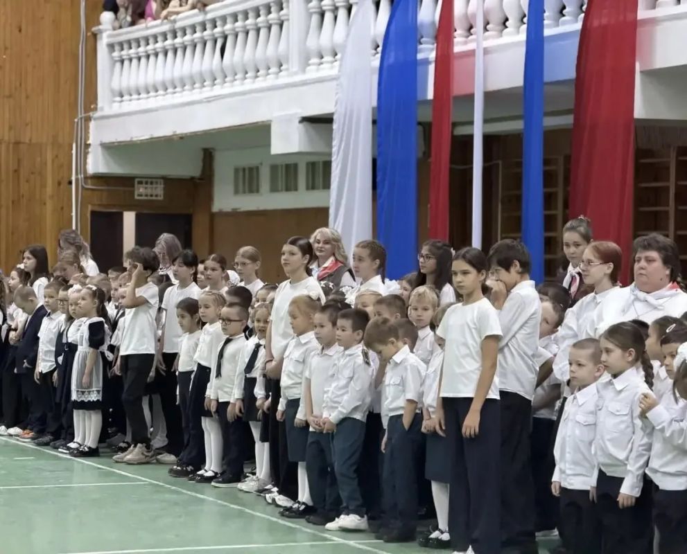 Первоклассники Салехарда стали «Орлятами России» Первоклассники Салехарда стали «Орлятами России»