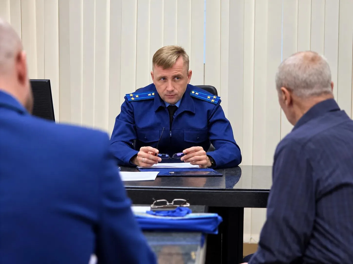 Заместитель прокурора Ямало-Ненецкого автономного округа Александр Демин провел личный прием жителей Салехарда и Муравленко