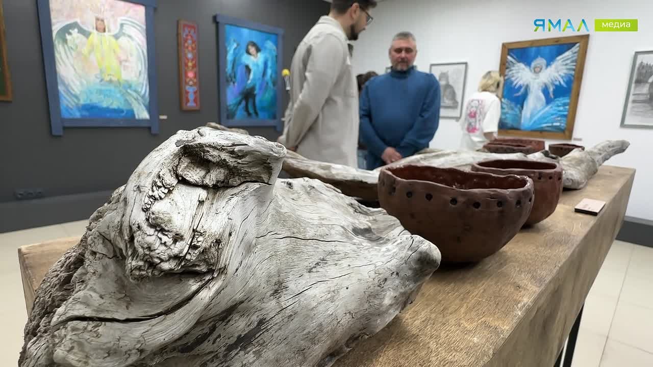В Салехарде открылась выставка «АЛКОНОСТ